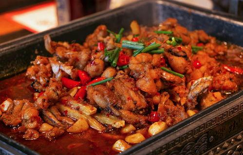 网红蛙打架吃瓜,一场吃瓜群众的狂欢盛宴